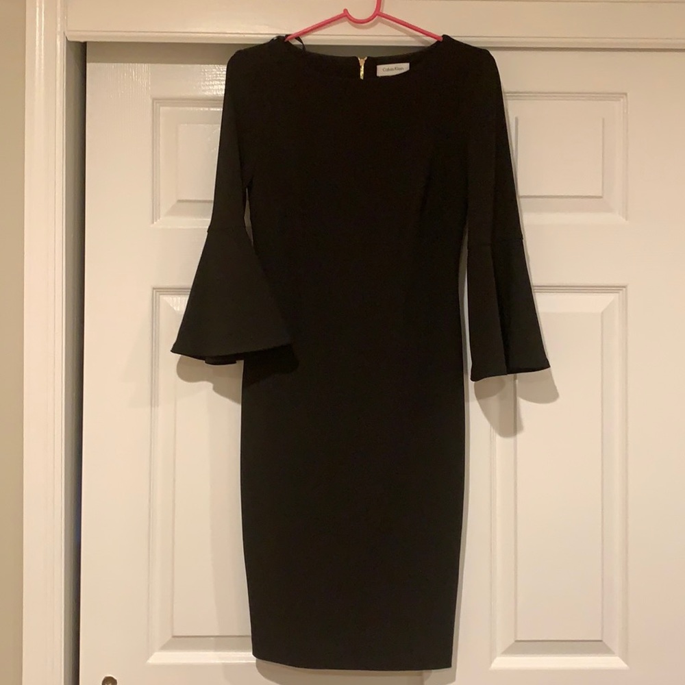 Women’s bell sleeve dress